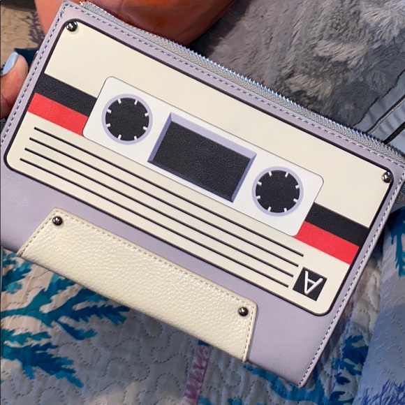 Hand Wallet - Picture 2 of 2